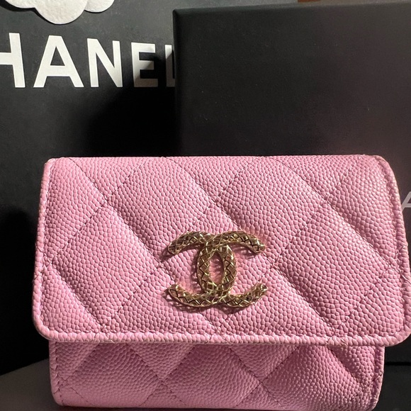 SOLD❌CHANEL 23P XL Flap Card Holder - Picture 12 of 14